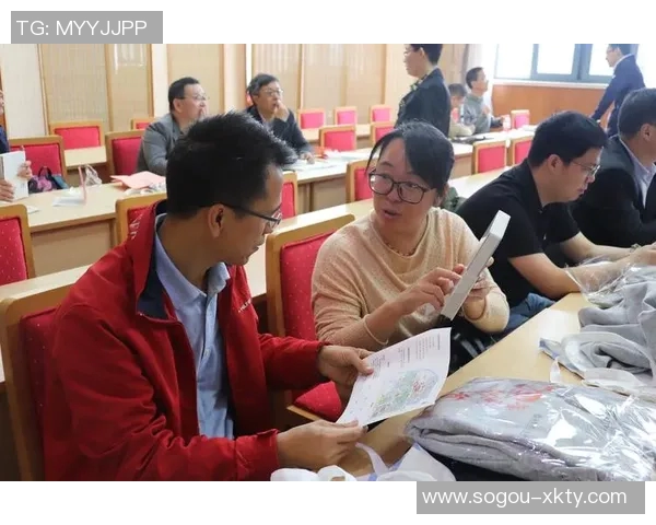 廿年风雨同行初心不改上海海港足球俱乐部20周年纪念画册盛大发布 廿年风雨同行初心不改上海海港足球俱乐部20周年纪念画册盛大发布
